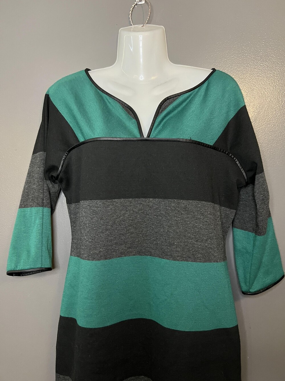 Max Studio Sweater Dress Womens Small Green Black Stripe Knit 3/4 Sleeve Shift